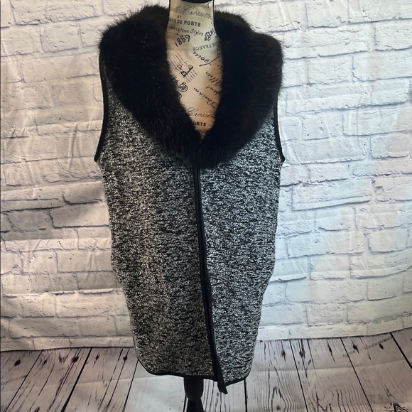 Talbots Faux Fur Trim Boucle Vest NWT Detachable Collar Open Front Size Medium - Picture 2 of 10